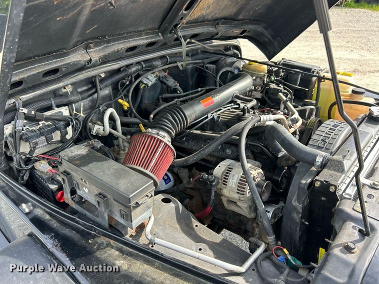 image for item EK8031 2001 Jeep Wrangler Sahara SUV