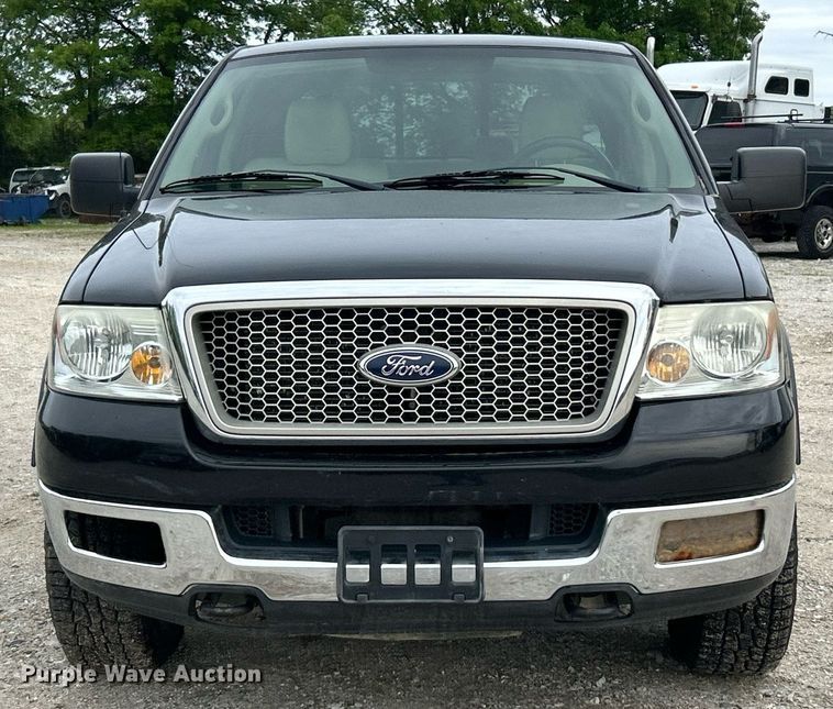 image for item EK8032 2004 Ford F150 Lariat SuperCrew pickup truck