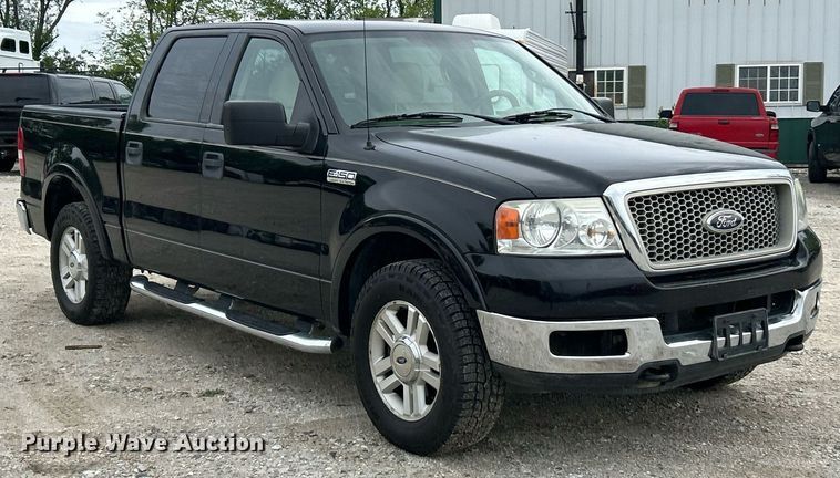 image for item EK8032 2004 Ford F150 Lariat SuperCrew pickup truck