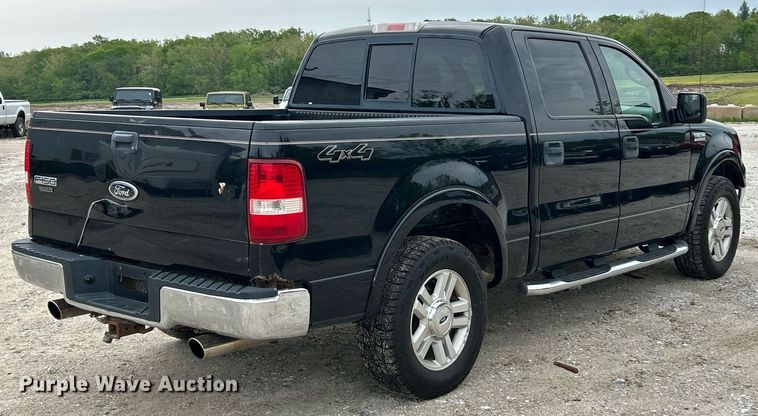 image for item EK8032 2004 Ford F150 Lariat SuperCrew pickup truck