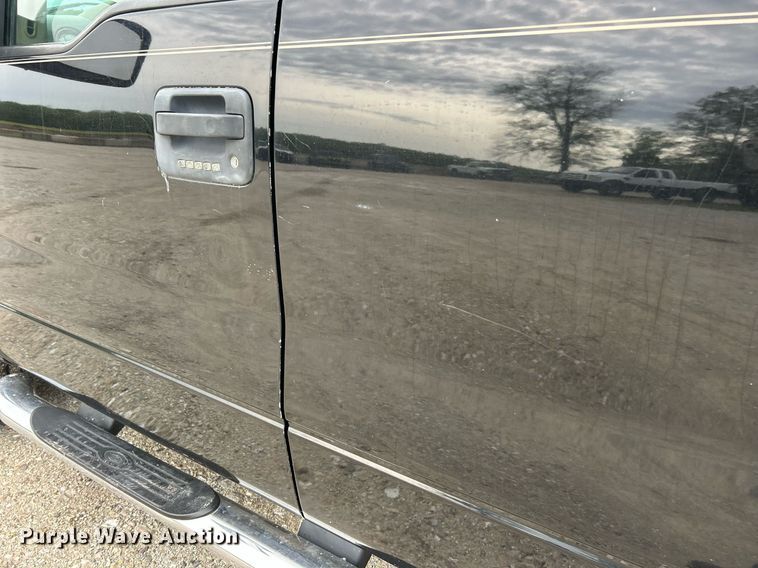 image for item EK8032 2004 Ford F150 Lariat SuperCrew pickup truck