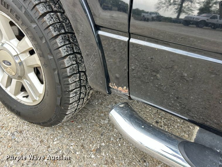 image for item EK8032 2004 Ford F150 Lariat SuperCrew pickup truck