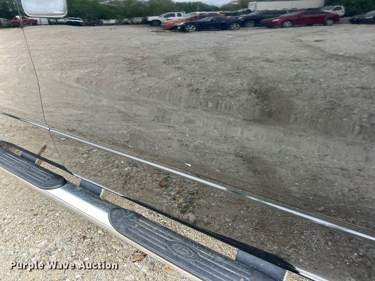 image for item EK8032 2004 Ford F150 Lariat SuperCrew pickup truck