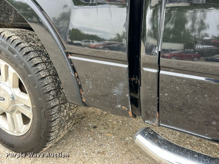 image for item EK8032 2004 Ford F150 Lariat SuperCrew pickup truck