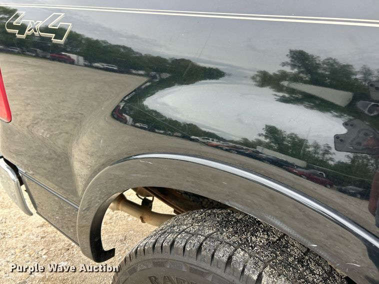 image for item EK8032 2004 Ford F150 Lariat SuperCrew pickup truck