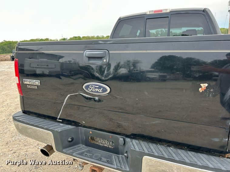 image for item EK8032 2004 Ford F150 Lariat SuperCrew pickup truck