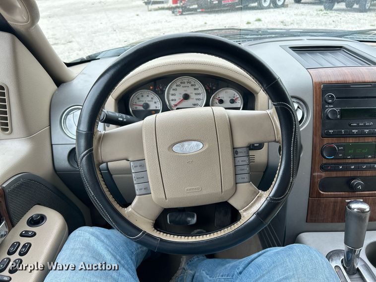 image for item EK8032 2004 Ford F150 Lariat SuperCrew pickup truck