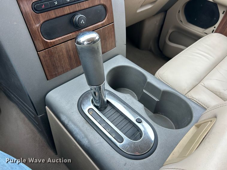 image for item EK8032 2004 Ford F150 Lariat SuperCrew pickup truck