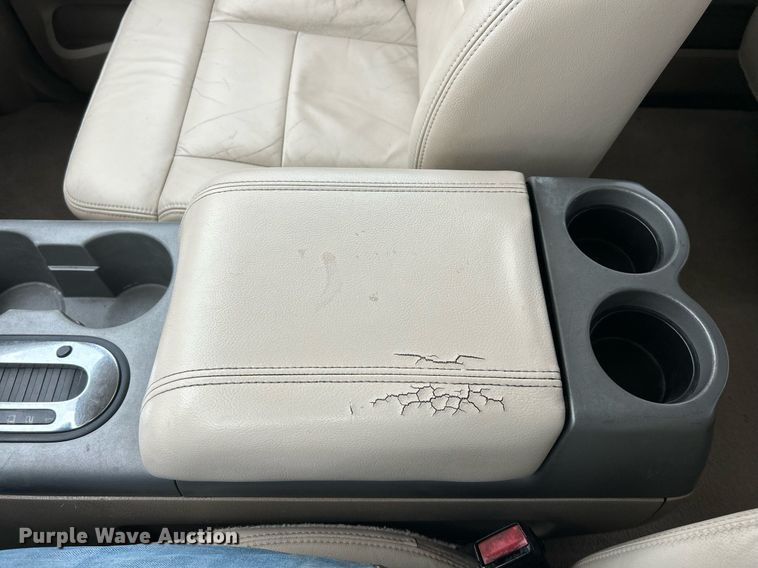 image for item EK8032 2004 Ford F150 Lariat SuperCrew pickup truck