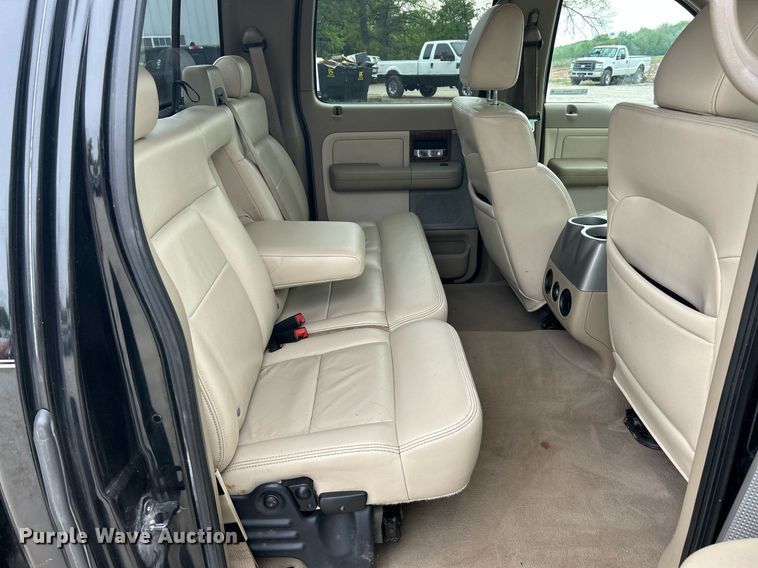 image for item EK8032 2004 Ford F150 Lariat SuperCrew pickup truck