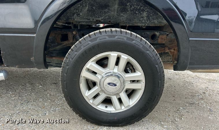 image for item EK8032 2004 Ford F150 Lariat SuperCrew pickup truck