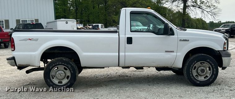 image for item EK8033 2005 Ford F350 Super Duty XL pickup truck