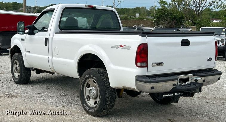 image for item EK8033 2005 Ford F350 Super Duty XL pickup truck
