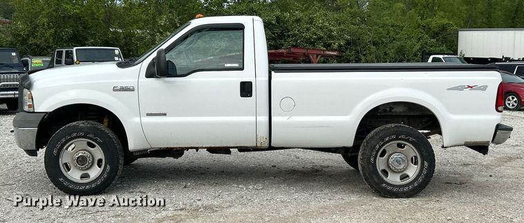 image for item EK8033 2005 Ford F350 Super Duty XL pickup truck