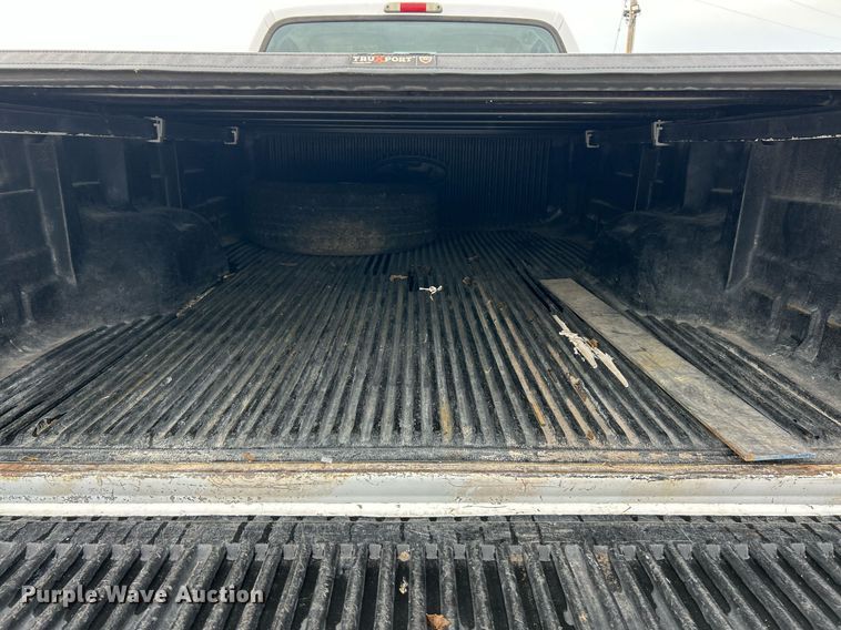 image for item EK8033 2005 Ford F350 Super Duty XL pickup truck