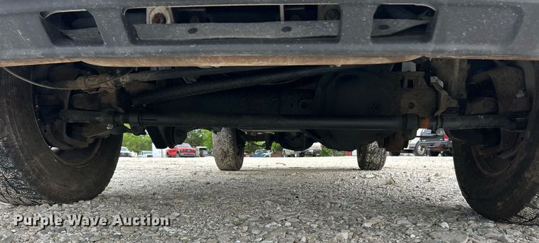 image for item EK8033 2005 Ford F350 Super Duty XL pickup truck