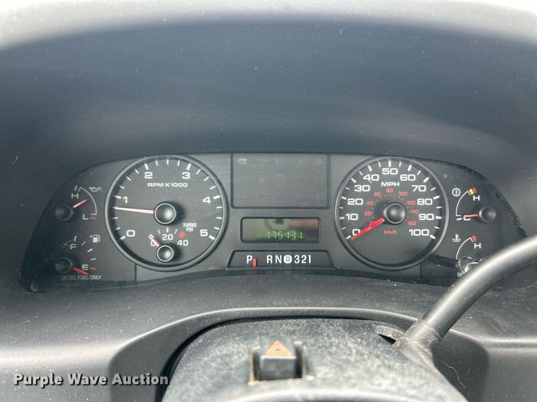 image for item EK8033 2005 Ford F350 Super Duty XL pickup truck