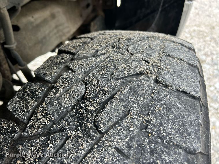 image for item EK8033 2005 Ford F350 Super Duty XL pickup truck