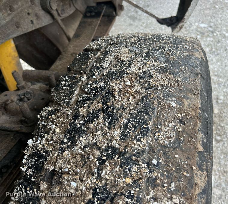 image for item EK8033 2005 Ford F350 Super Duty XL pickup truck