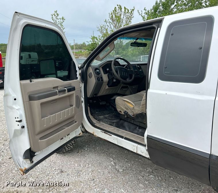 image for item EK8034 2008 Ford F250 Super Duty XL SuperCab pickup truck