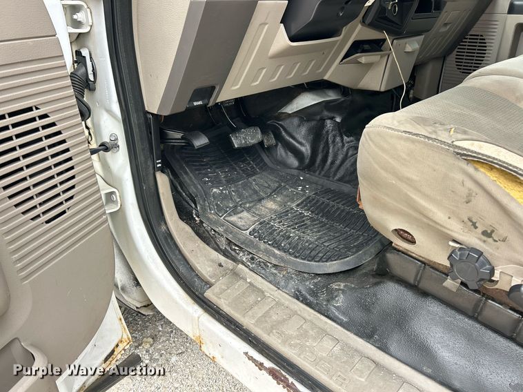 image for item EK8034 2008 Ford F250 Super Duty XL SuperCab pickup truck