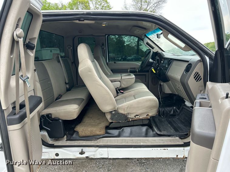 image for item EK8034 2008 Ford F250 Super Duty XL SuperCab pickup truck