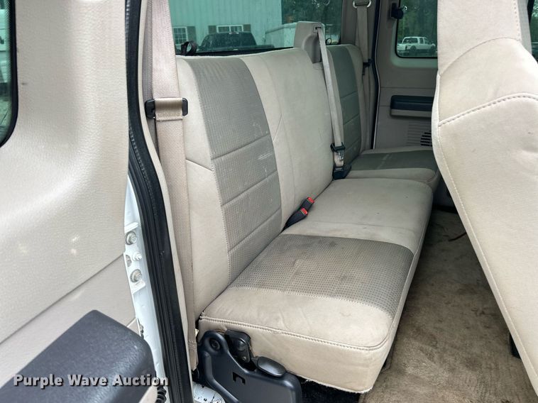 image for item EK8034 2008 Ford F250 Super Duty XL SuperCab pickup truck