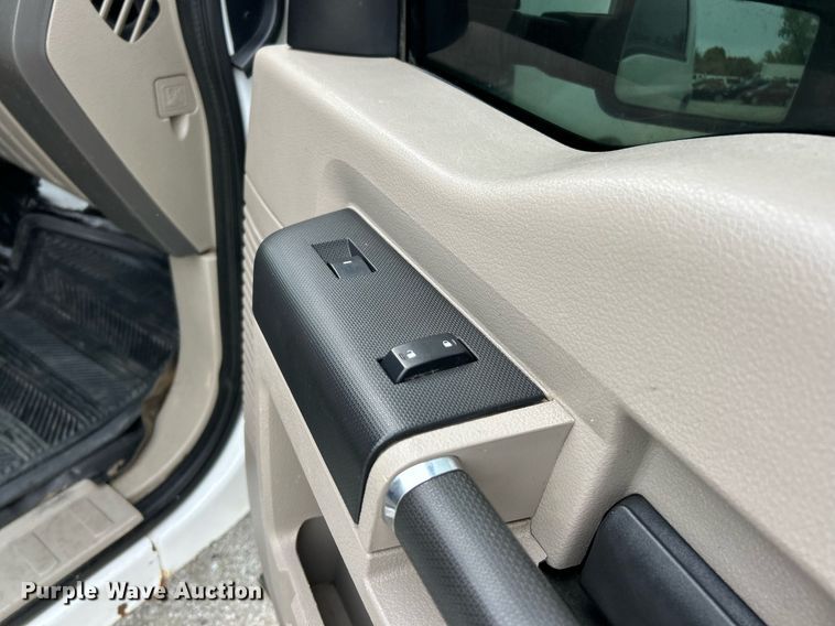 image for item EK8034 2008 Ford F250 Super Duty XL SuperCab pickup truck