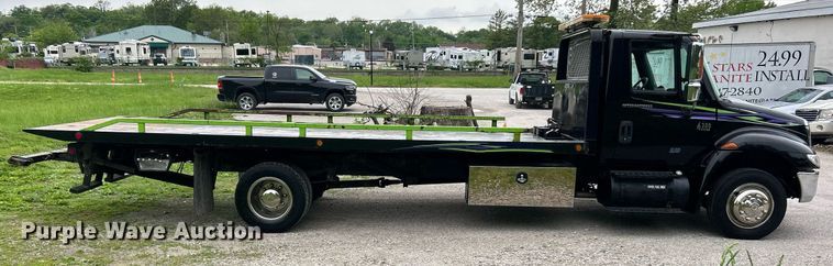 image for item EK8036 2005 International 4300 rollback truck