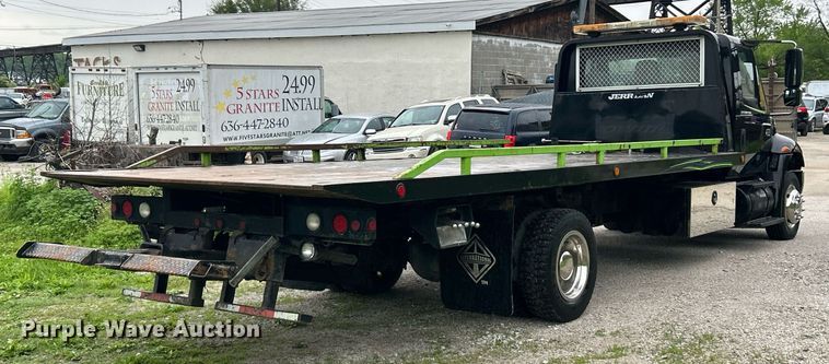 image for item EK8036 2005 International 4300 rollback truck