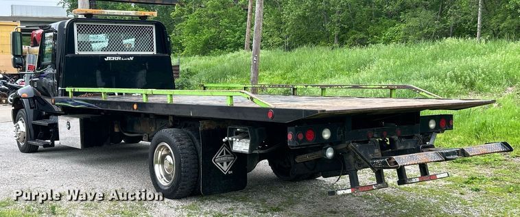 image for item EK8036 2005 International 4300 rollback truck