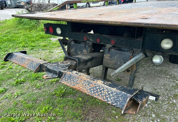 image for item EK8036 2005 International 4300 rollback truck