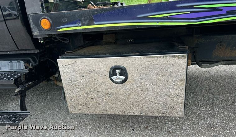 image for item EK8036 2005 International 4300 rollback truck