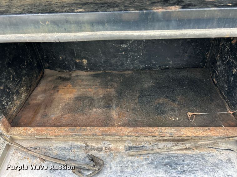 image for item EK8036 2005 International 4300 rollback truck