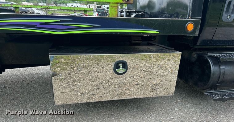 image for item EK8036 2005 International 4300 rollback truck