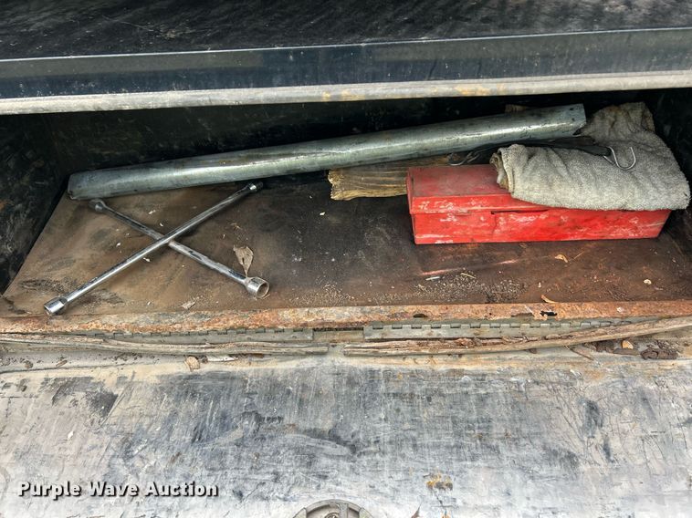 image for item EK8036 2005 International 4300 rollback truck