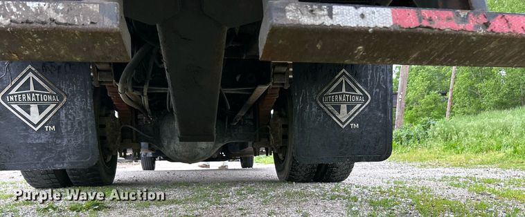 image for item EK8036 2005 International 4300 rollback truck