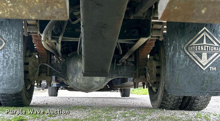 image for item EK8036 2005 International 4300 rollback truck
