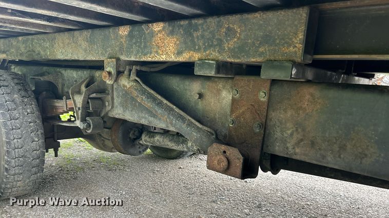 image for item EK8036 2005 International 4300 rollback truck