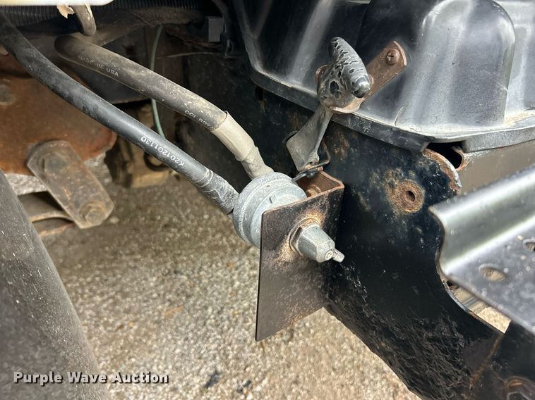 image for item EK8036 2005 International 4300 rollback truck