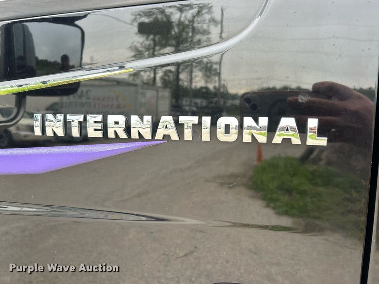 image for item EK8036 2005 International 4300 rollback truck