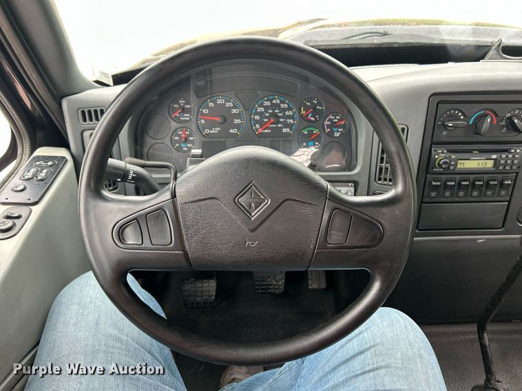 image for item EK8036 2005 International 4300 rollback truck