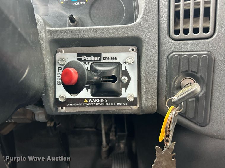 image for item EK8036 2005 International 4300 rollback truck