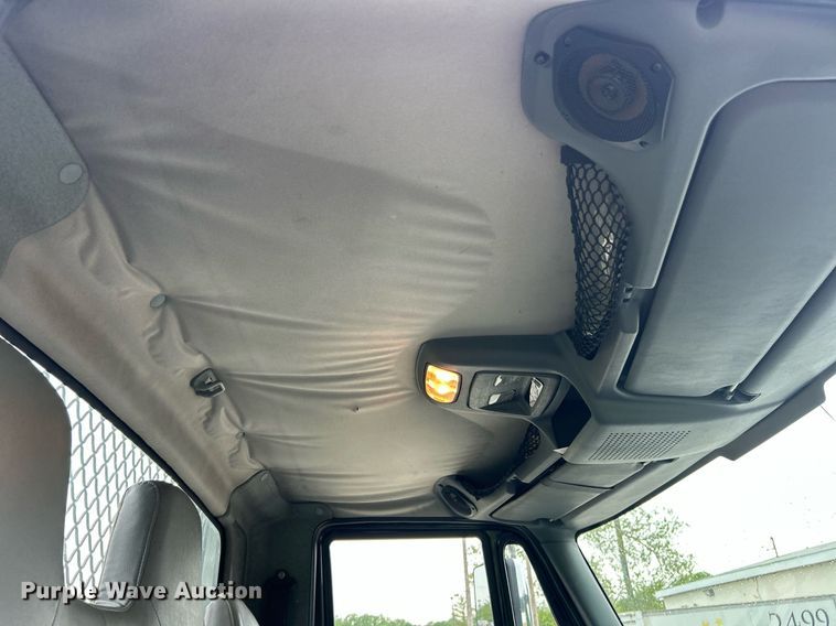 image for item EK8036 2005 International 4300 rollback truck