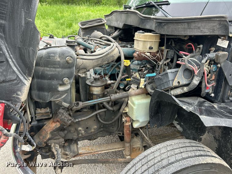 image for item EK8036 2005 International 4300 rollback truck