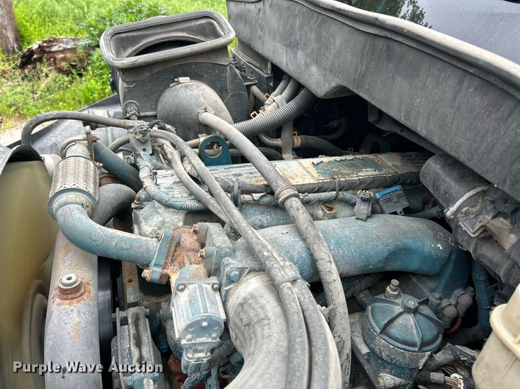 image for item EK8036 2005 International 4300 rollback truck