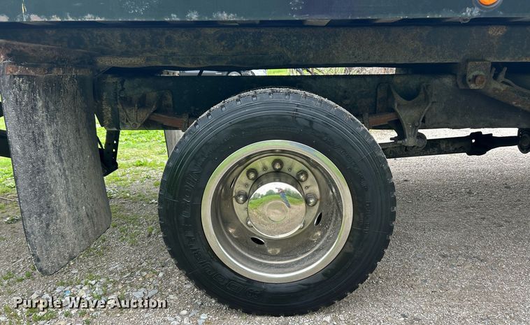 image for item EK8036 2005 International 4300 rollback truck