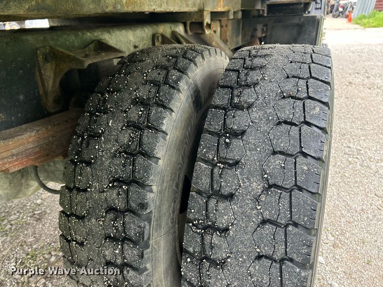 image for item EK8036 2005 International 4300 rollback truck