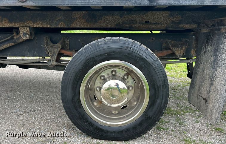 image for item EK8036 2005 International 4300 rollback truck