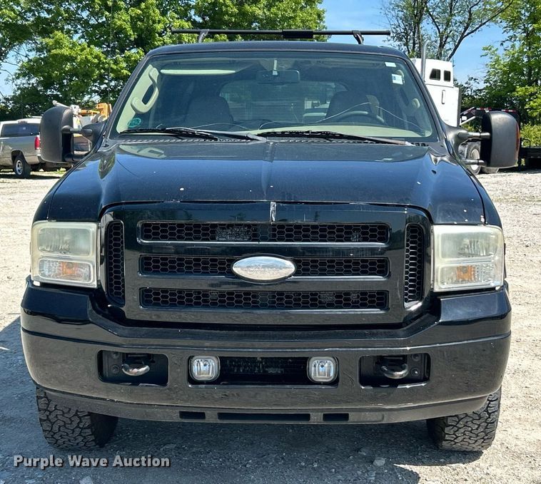 image for item EK8058 2005 Ford Excursion Limited SUV